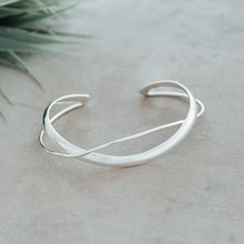 Load image into Gallery viewer, Aurey - Cuff Bracelet