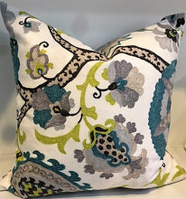 Load image into Gallery viewer, Pillow - Floral Fun